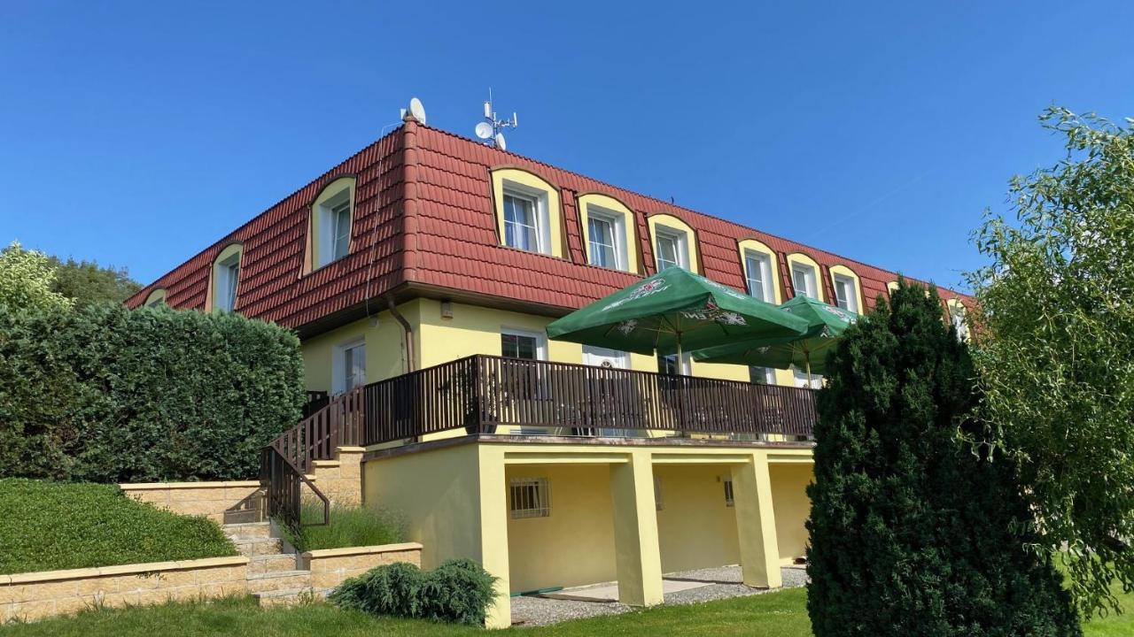 Kamyk nad Vltavou Penzion Kamejk מראה חיצוני תמונה