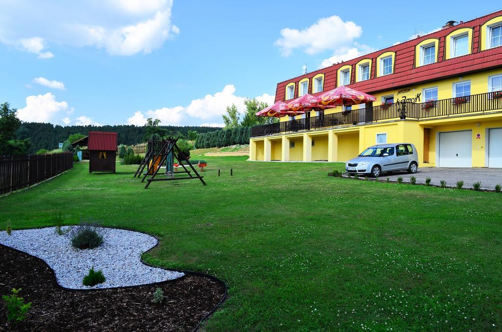 Kamyk nad Vltavou Penzion Kamejk מראה חיצוני תמונה